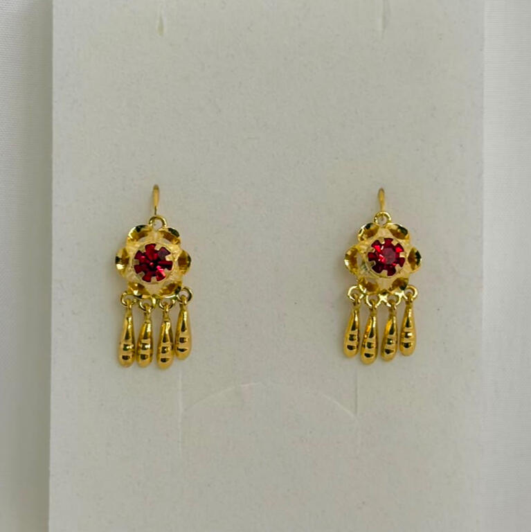 Arete de rosa
